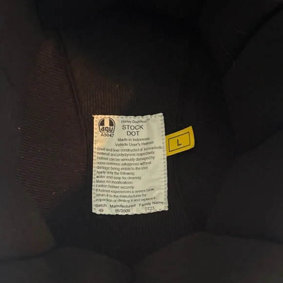 Harley-Davidson Glossy Black Helmet - Picture 3 of 8